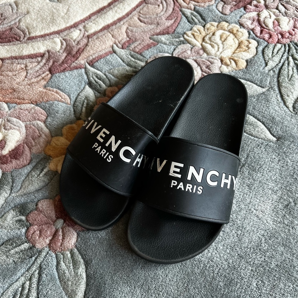 Givenchy Slides – Black / White